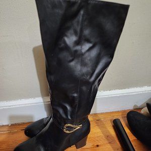Classic Women winter boots size 12
